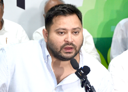 Nitish Kumar : Now Tejaswi Yadav has made a comment, he has called Nitish Kumar a 'chit minister'