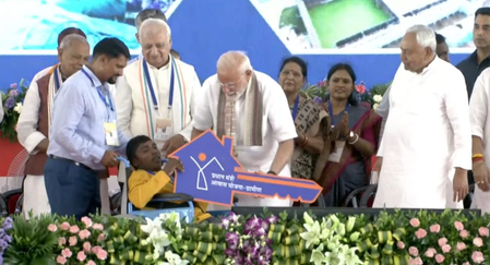 Bihar: Gift of electricity, rail, road, housing, water supply projects from Gayaji