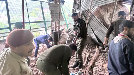 Major accident : Katra-Vaishno Devi route, 5 devotees died due to landslide in Ardhkumwari