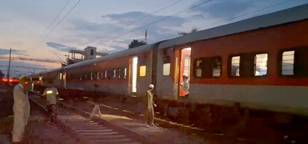 Etawah: Panic due to information of fire in Amrit Bharat train going from Anand Vihar to Darbhanga