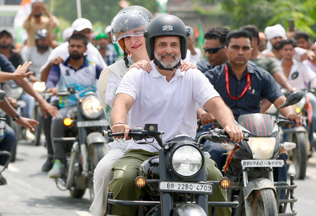 Rahul Gandhi : again drove a bullet in 'Voter Rights Yatra', Priyanka sat behind him