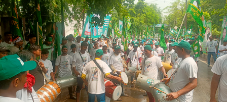 Chhapra : Rahul Gandhi's Voter Rights Yatra reached Chhapra, received a grand welcome with elephants, horses and bands