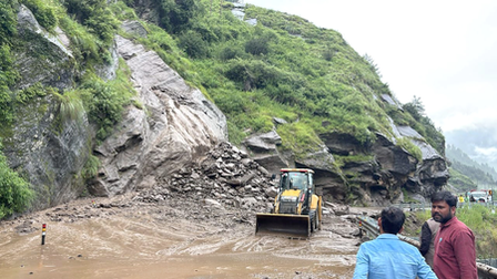 Chardham Yatra : Red alert after heavy rains in Uttarakhand, Chardham Yatra stopped