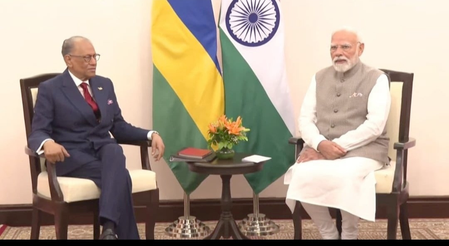 Modi Mauritius : Modi met the Prime Minister of Mauritius and held talks on key bilateral issues to strengthen ties between the two nations.