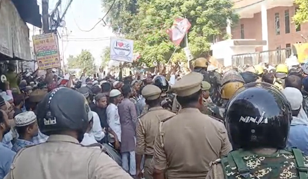 Bareilly Tension: Telecom Services Suspended for 48 Hours After ‘I Love Mohammad’ Row