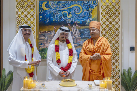 Abu Dhabi: DP World Chairman Sultan Ahmed bin Sulayem Visits BAPS Hindu Temple