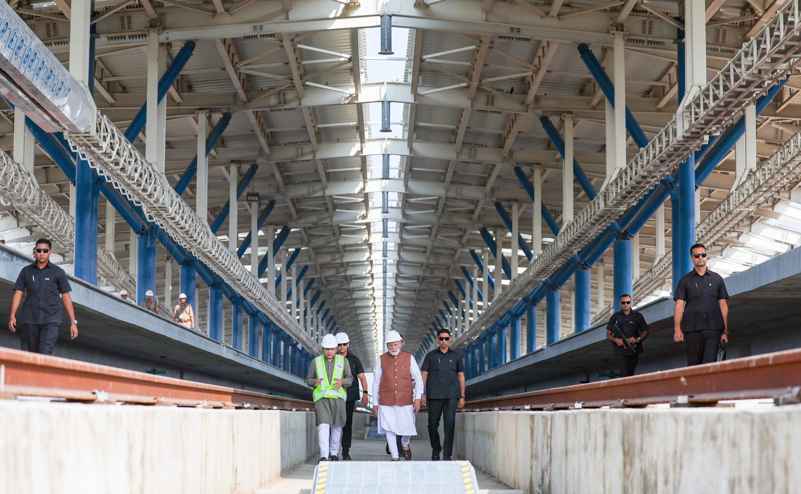 Workers to PM Modi: ‘No Name, No Reward—Only India’s Progress’ at Bullet Train Project