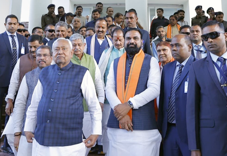Nitish Kumar Resigns as CM | Stakes Claim to Form New Government