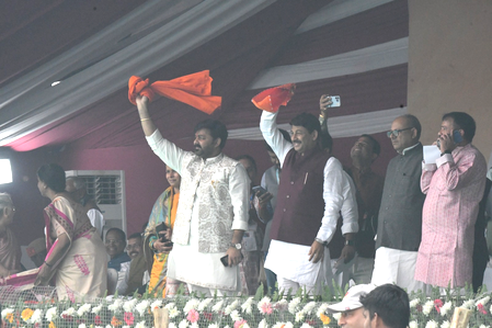 Manoj Tiwari Celebrates Nitish CM Oath by Humming ‘We Are Biharis’