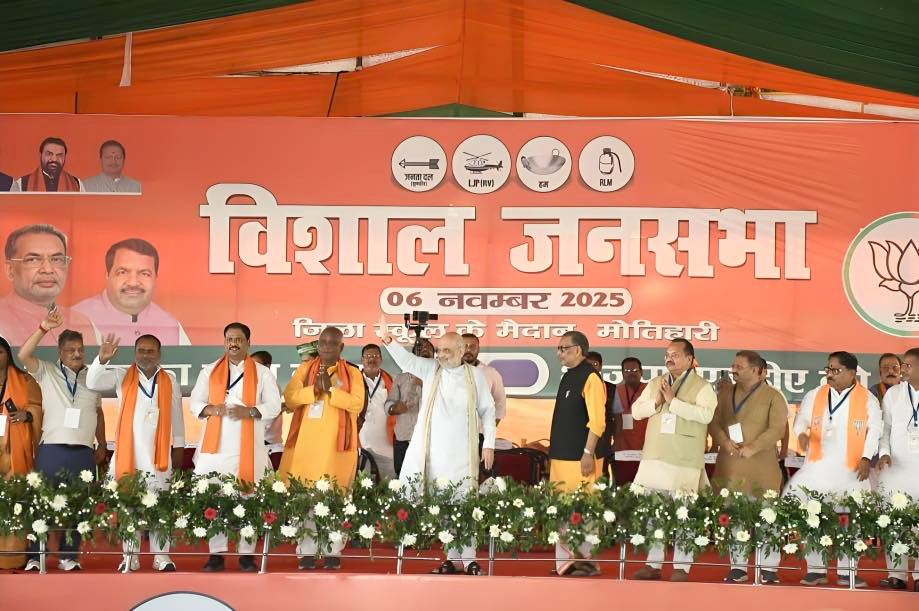 Amit Shah Roars in Motihari, Seeks Votes for NDA, Says Bihar Rejects Jungle Raj