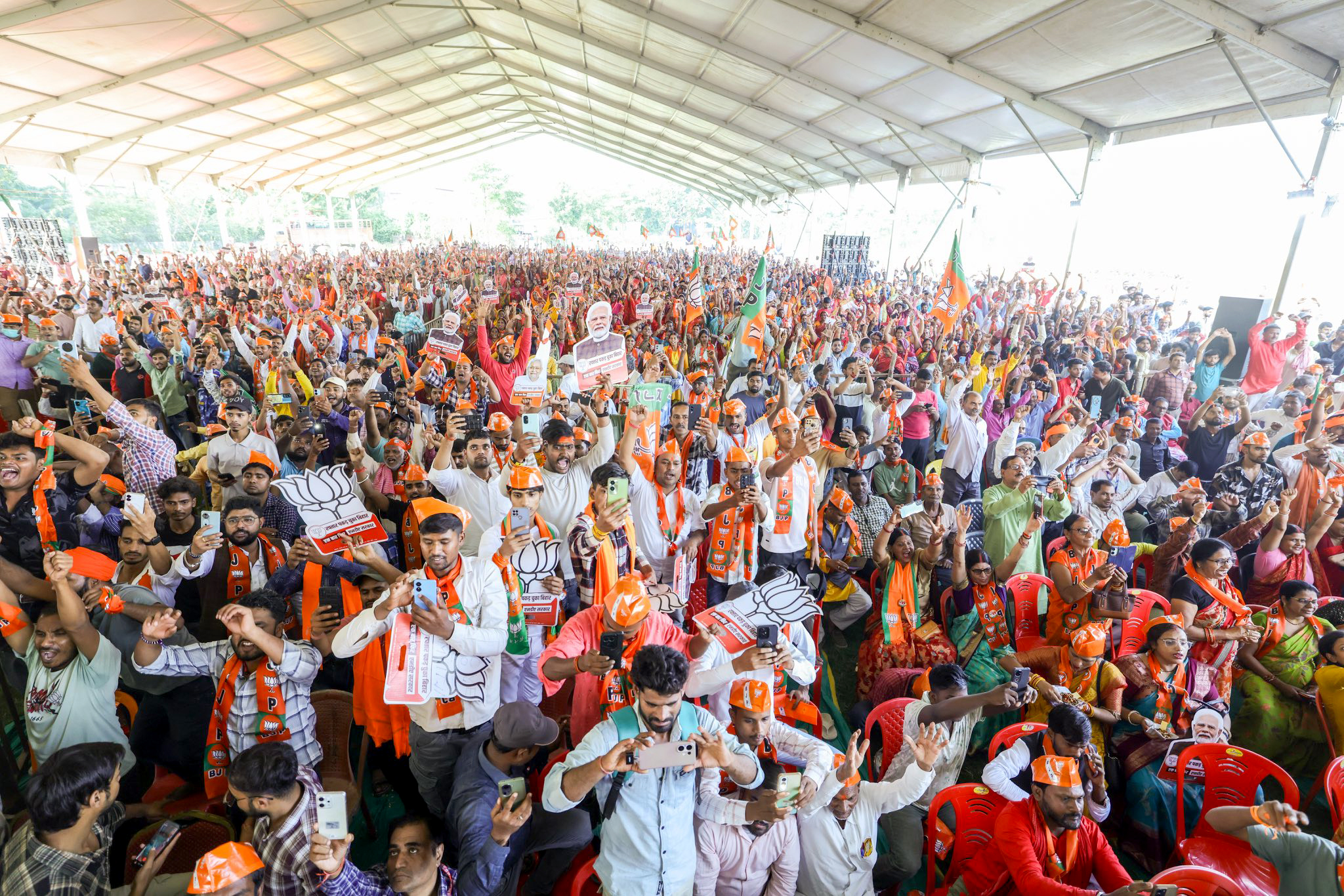 Amit Shah Roars in Motihari, Seeks Votes for NDA, Says Bihar Rejects Jungle Raj