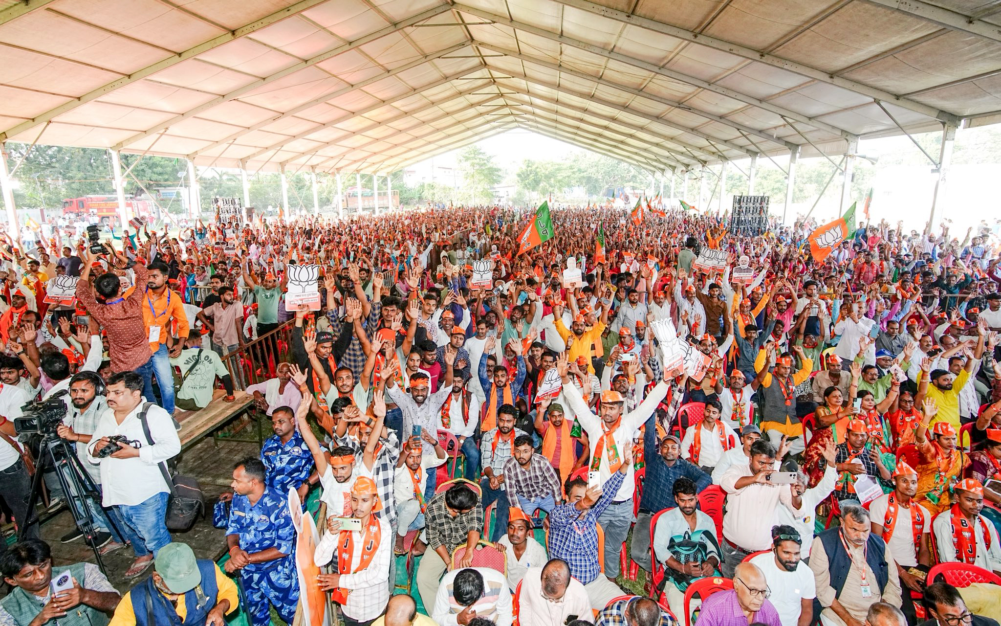 Amit Shah Roars in Motihari, Seeks Votes for NDA, Says Bihar Rejects Jungle Raj