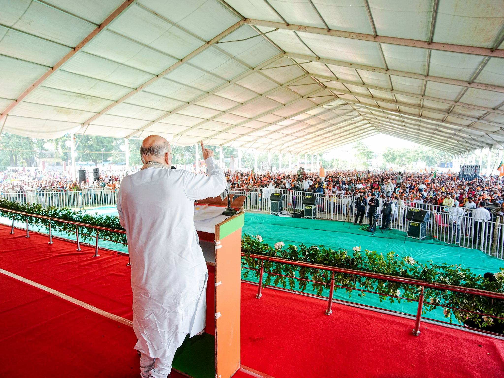Amit Shah Roars in Motihari, Seeks Votes for NDA, Says Bihar Rejects Jungle Raj