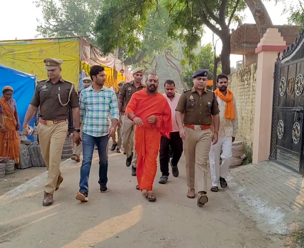 Ghazipur Security Update: Superintendent of Police inspected Chochakpur Ghat and the fair area, ensuring strict security arrangements for public safety.