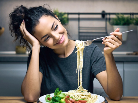 Weak Digestion: How Frequent Eating Harms Your Health According to Ayurveda