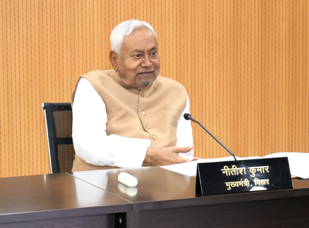CM Nitish Kumar Inspects Patna Dairy Project, Directs Increase in Milk Production