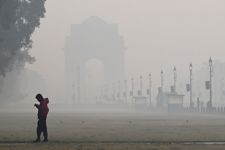 NCR Dense Fog Hits Early Winter, Pollution Levels Raise Alarm