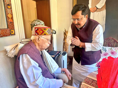 Nitin Nabin Meets Advani, Shah After Taking Charge as BJP Executive President