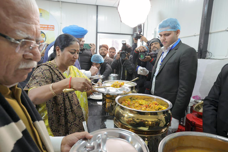 Delhi Launches 45 Atal Canteens Offering Meals at ₹5 on Vajpayee Jayanti