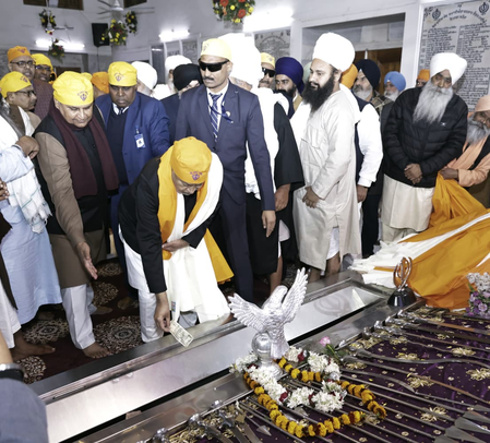 Guru Gobind Singh Prakash Parv: Bihar CM Nitish Kumar Offers Prayers at Patna Sahib