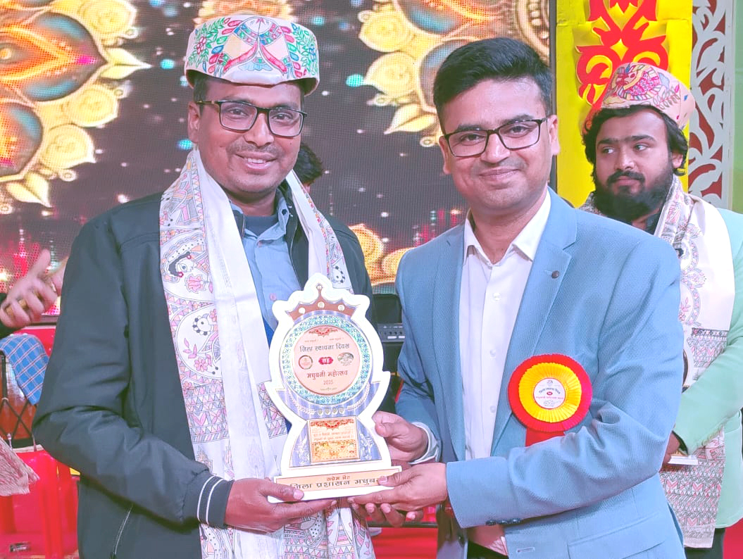 Madhubani Festival Award 2025 Honours Sand Artist Madhurendra Kumar