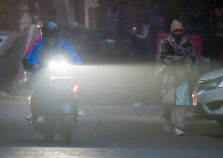 NCR Air Pollution: AQI Crosses 400 as Cold Wave and Dense Fog Worsen Conditions