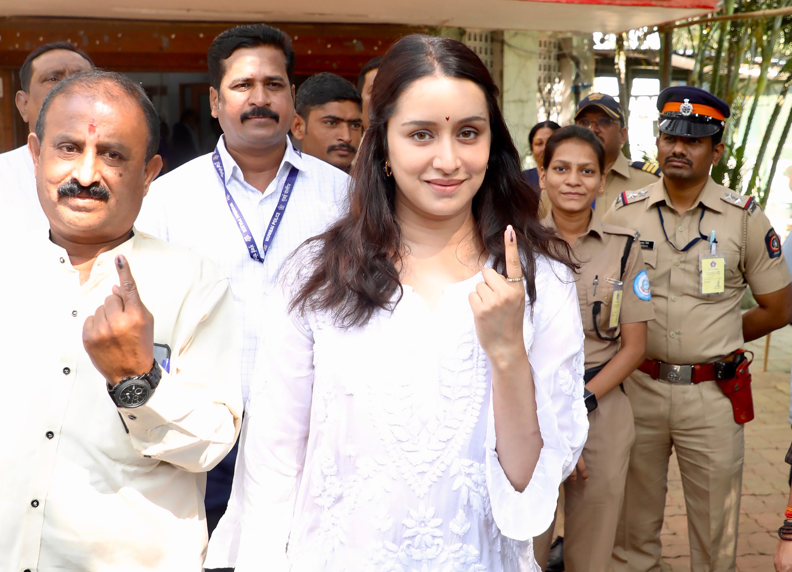 BMC Elections: Ranbir Kapoor, Shabana Azmi and Celebrities Cast Votes in Mumbai