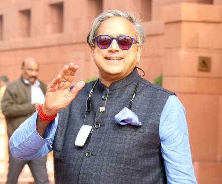 Shashi Tharoor Congress Leaders Dismiss Exit Rumours, Say He Is With Party