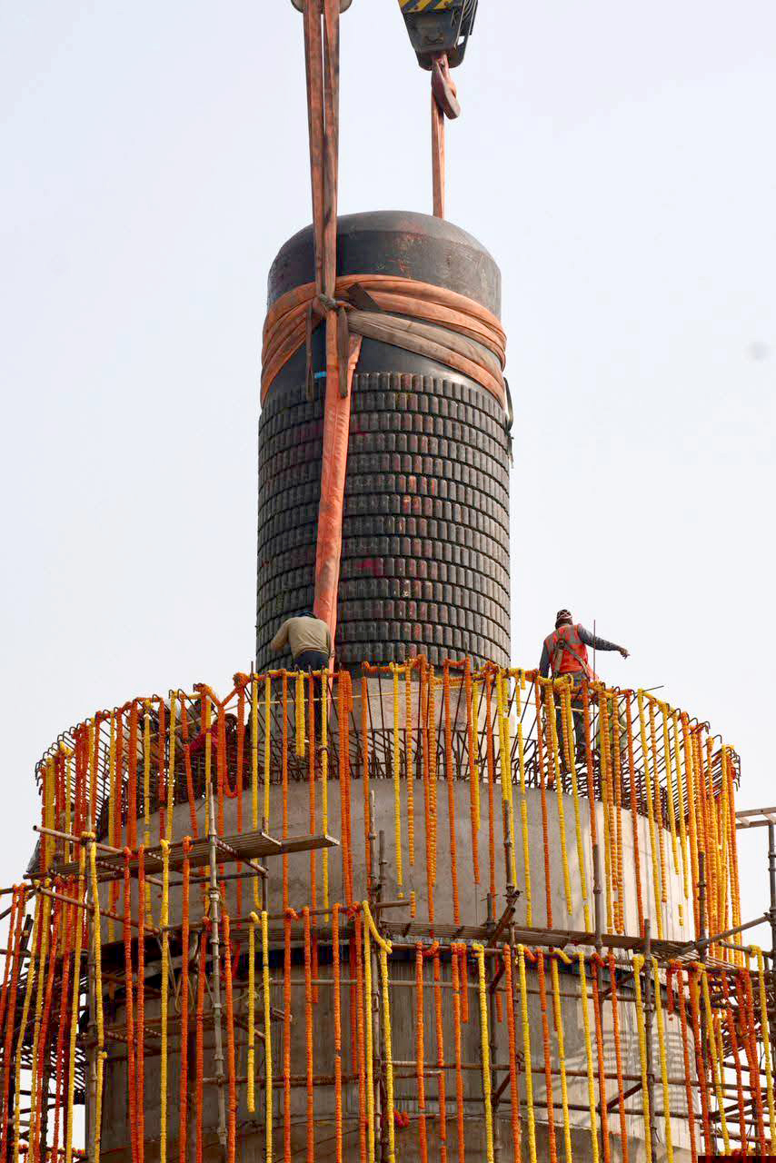 World Largest Shivling Installed in Bihar, Nitish Kumar Attends Ceremony