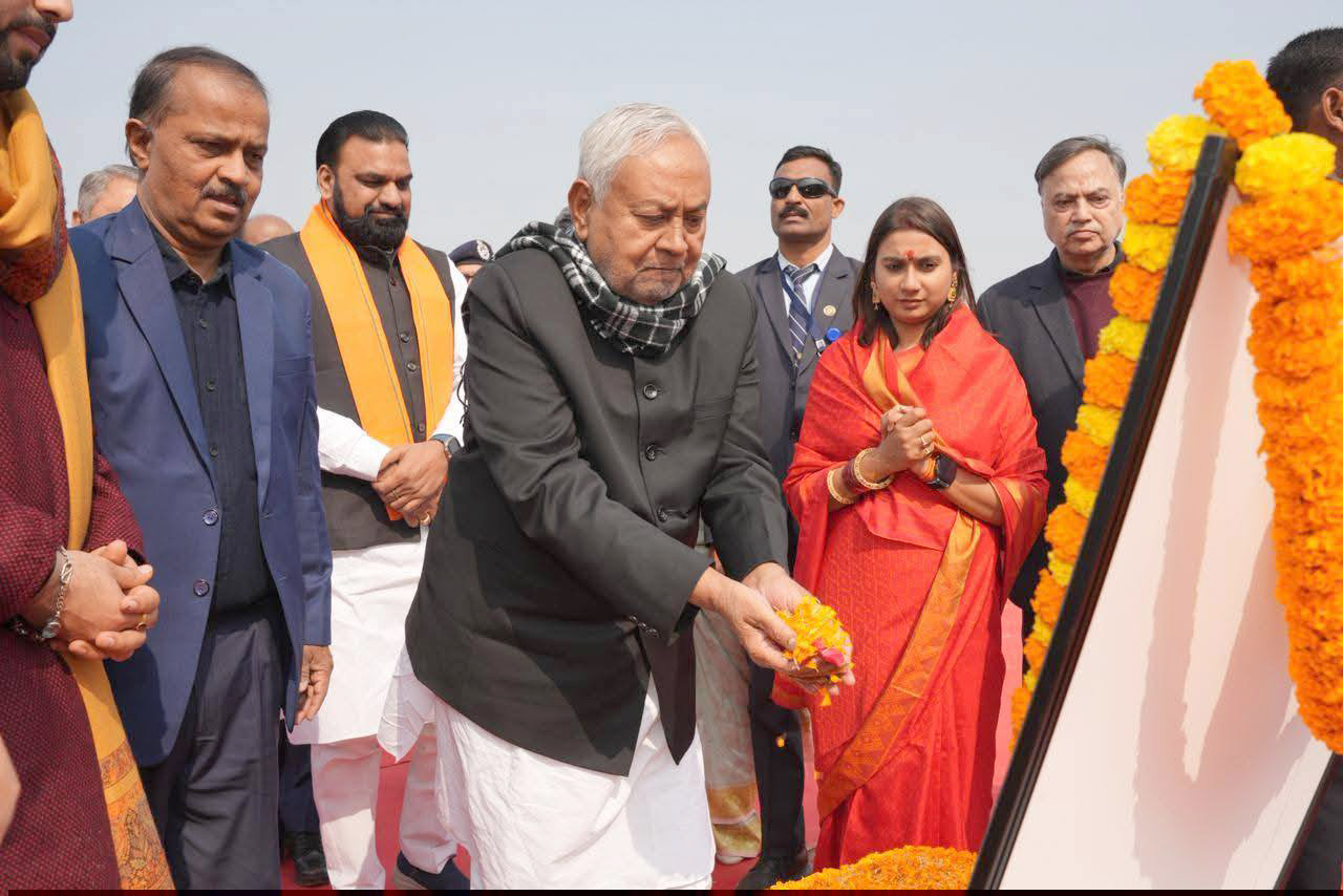 World Largest Shivling Installed in Bihar, Nitish Kumar Attends Ceremony