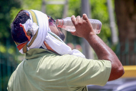 NCR Heat Wave: तापमान 40°C पार, Air Quality in Dangerous Zone