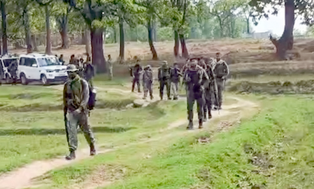Jharkhand Encounter: Fierce Gunfight Between Naxals and Security Forces in Chaibasa Forests