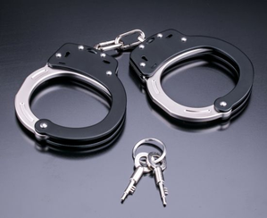 Fake Robbery Case : Delhi Police arrested a delivery boy and his two friends for staging a fake robbery to steal ₹65 lakh cash from a CA office.