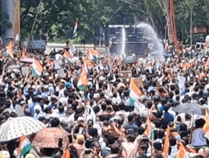JPSC-JSSC Protest: Students Break 8 Barricades, Face Water Cannon in Ranchi