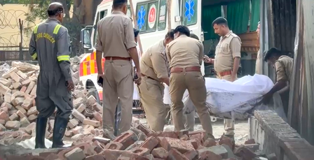 Noida Fire : Massive Blaze Destroys Food Stalls, One Person Dies